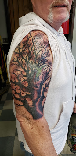 Tattoo Shop «Graveyard Tattoos», reviews and photos, 9235 SE Clackamas Rd, Clackamas, OR 97015, USA