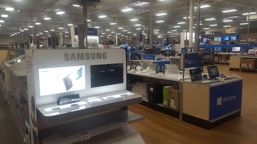 Shopping Mall «Southland Four Seasons Shopping Center», reviews and photos, 600 Clairton Blvd, Pittsburgh, PA 15236, USA