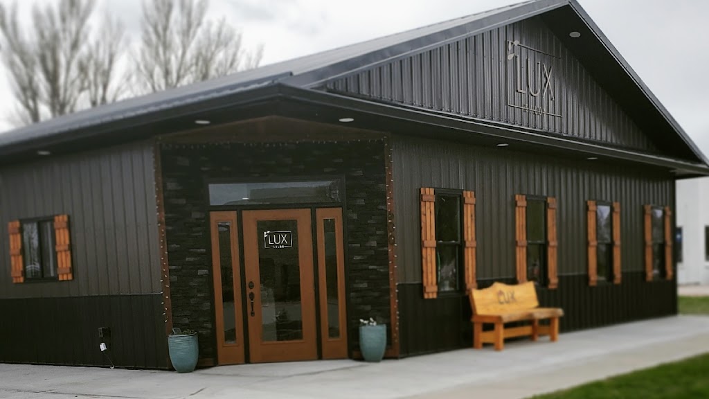 LUX Salon 69348