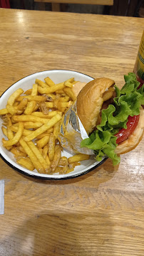 Cheeseburger du Restaurant Burger & Fries à Paris - n°11