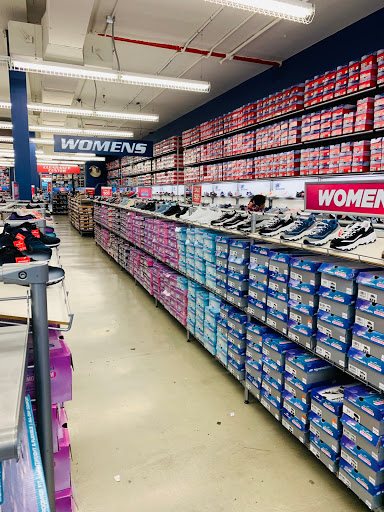 Shoe Store «SKECHERS Factory Outlet», reviews and photos, 163-11 Jamaica Ave, Jamaica, NY 11432, USA