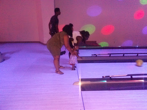Bowling Alley «Island Strikz Entertainment», reviews and photos, 2302 E Pass Rd, Gulfport, MS 39507, USA