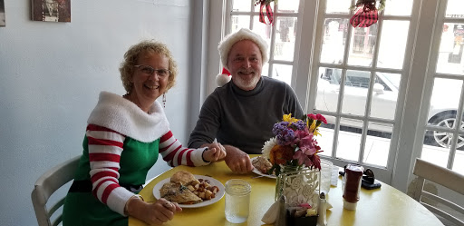 Restaurant «The Magnolia Cafe of Palatka LLC», reviews and photos, 705 St Johns Ave, Palatka, FL 32177, USA