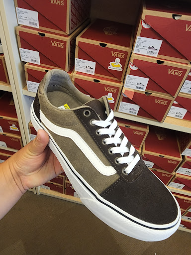 Shoe Store «Famous Footwear», reviews and photos, 1411 W Pacheco Blvd, Los Banos, CA 93635, USA