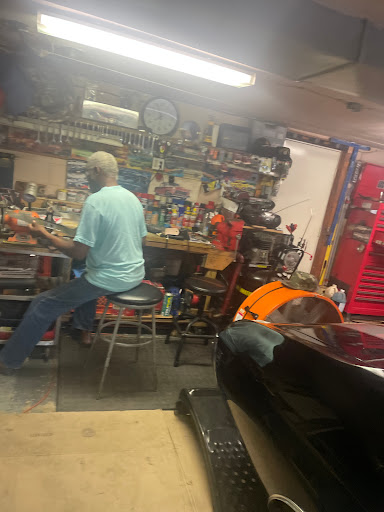 Plumber «Gillece Services Plumbing Heating Cooling and Electrical», reviews and photos, 3000 Washington Pike, Bridgeville, PA 15017, USA