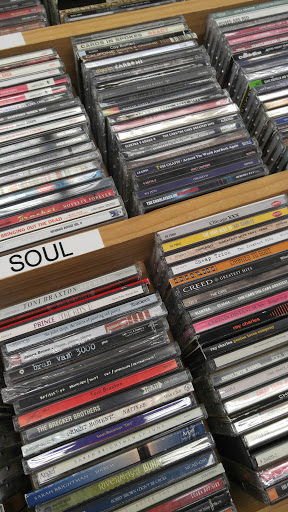 Book Store «Half Price Books», reviews and photos, 1328 Butterfield Rd, Downers Grove, IL 60515, USA