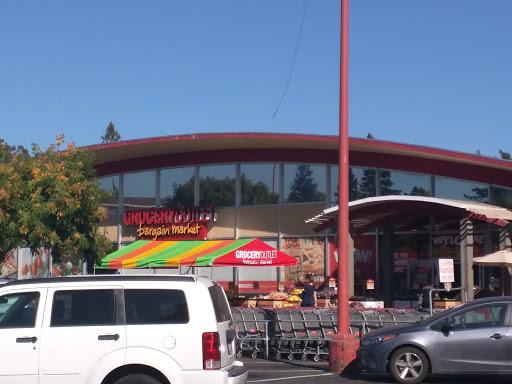 Grocery Store «Grocery Outlet Bargain Market», reviews and photos, 1116 4th St, Santa Rosa, CA 95404, USA