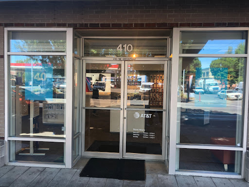 Cell Phone Store «AT&T», reviews and photos, 410 NE Broadway St, Portland, OR 97232, USA