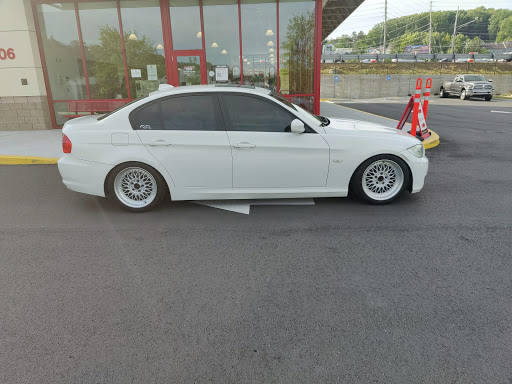 Tire Shop «Discount Tire Store - Kennesaw, GA», reviews and photos, 2930 George Busbee Pkwy NW, Kennesaw, GA 30144, USA