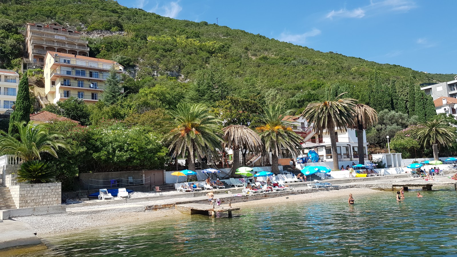 Foto di Njivice II beach con molto pulita livello di pulizia