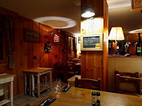 Atmosphère du L'Avalanche Restaurant à Saint-Sorlin-d'Arves - n°4