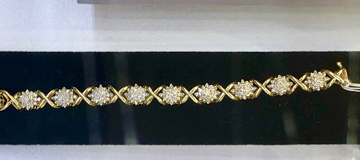 Pawn Shop «Tavares Family Jewelry & Pawn», reviews and photos, 708 W Burleigh Blvd, Tavares, FL 32778, USA