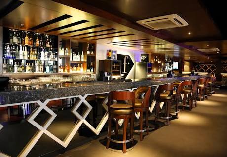 F Bar & Lounge