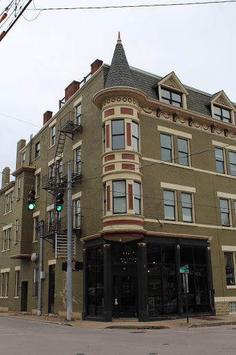 Hair Salon «Greenline Salon», reviews and photos, 201 W 6th St, Covington, KY 41011, USA