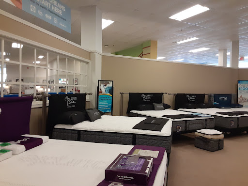 Furniture Store «Raymour & Flanigan Furniture and Mattress Store», reviews and photos, 6115 E Black Horse Pike, Egg Harbor Township, NJ 08234, USA