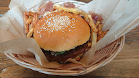 Cheeseburger du Restaurant de hamburgers Holy Moly Gourmet Burger Rouen - n°4