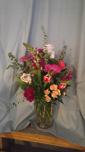 Florist «Platform 322», reviews and photos, 322 W Main St, Lexington, IL 61753, USA