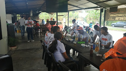 La Charaleña parrilla - transversal oriental via al carmen 200 mts abajo del cai del carmen, Floridablanca, Santander, Colombia