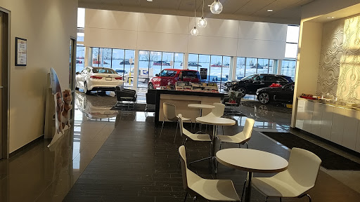 Car Dealer «Summit Place Kia», reviews and photos, 2200 Elizabeth Lake Rd, Waterford Twp, MI 48328, USA
