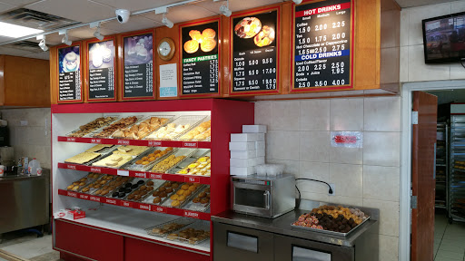 Donut Shop «Top Donut», reviews and photos, 700 Aiken St, Lowell, MA 01850, USA