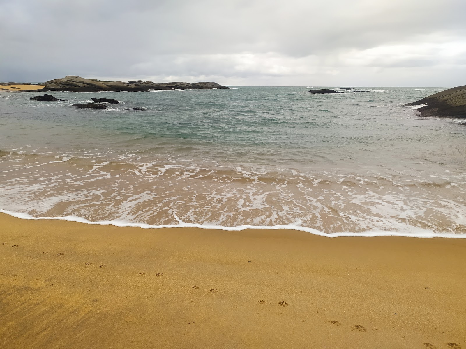 Fotografie cu Plaje gemene cu nivelul de curățenie înalt