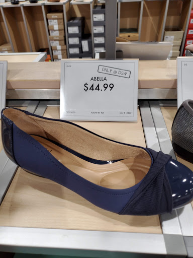 Shoe Store «DSW Designer Shoe Warehouse», reviews and photos, 3638 Welsh Rd, Willow Grove, PA 19090, USA