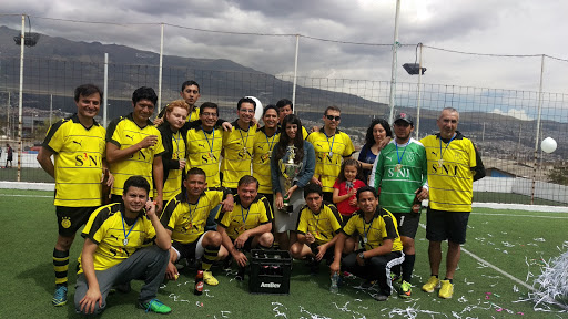 Campos de futbol publicos en Quito