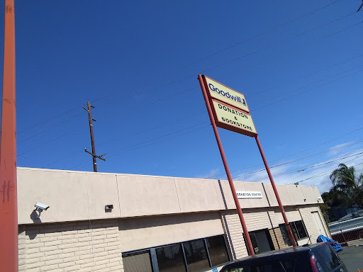 Thrift Store «Goodwill Bookstore», reviews and photos