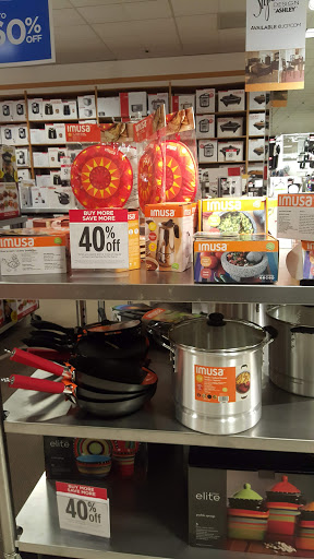 Shopping Mall «County Fair Fashion Mall», reviews and photos, 1264 E Gibson Rd E-500, Woodland, CA 95776, USA