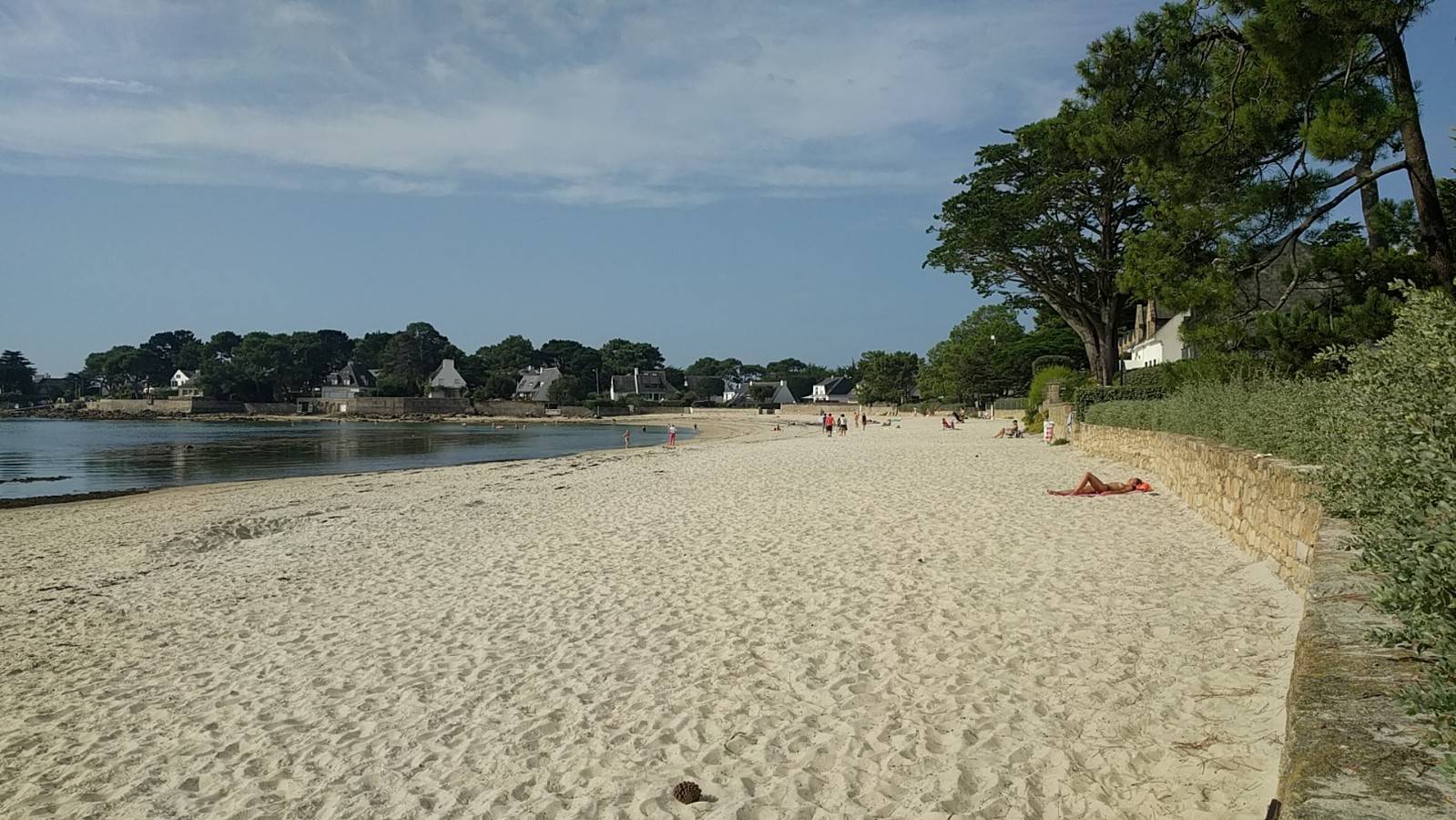 Foto di Plage de Beaumer con una superficie del acqua cristallina