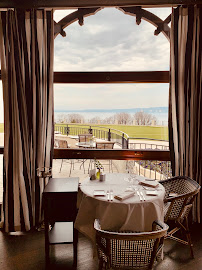 Atmosphère du Restaurant La Véranda - Hôtel Royal à Évian-les-Bains - n°3