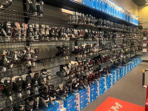 Sporting Goods Store «Play It Again Sports», reviews and photos, 800 S Hover Rd #43, Longmont, CO 80501, USA