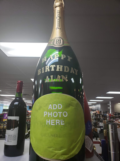 Liquor Store «World Wines & Liquor», reviews and photos, 8760 Mentor Ave, Mentor, OH 44060, USA