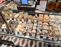 Fabrication du fromage du Restaurant La Fromagerie du Passage à Aix-en-Provence - n°19