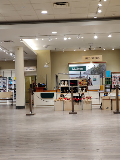 Clothing Store «L.L. Bean», reviews and photos, 8095 Tysons Corner Center, McLean, VA 22102, USA