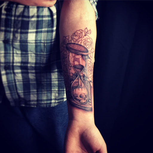 Tattoo Shop «Mountainside Tattoo & Piercing VT», reviews and photos, 55 Square, Bellows Falls, VT 05101, USA