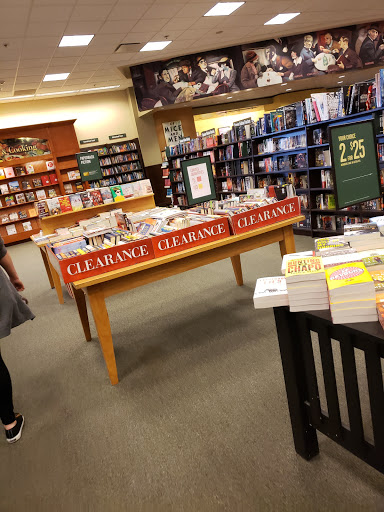 Book Store «Barnes & Noble», reviews and photos, 113 W County Center, Des Peres, MO 63131, USA
