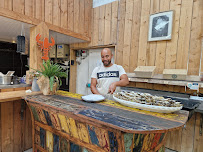 Atmosphère du Bar-restaurant à huîtres Les Huîtres Du Père Gus. Producteur d'huîtres Normandes à Blainville-sur-Mer - n°6