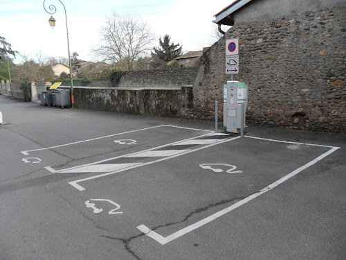 Borne de recharge de véhicules électriques SDEHG Station de recharge Martres-Tolosane