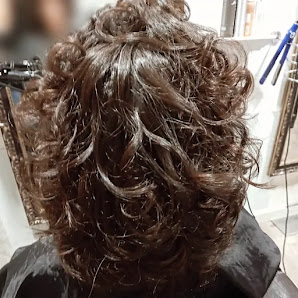 El Tocador De Leire peluquería bío curly Rúa Pena Trevinca, 35, 32005 Ourense, Province of Ourense, España