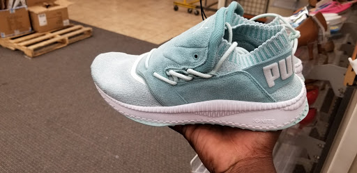 Shopping Mall «Glen Oaks Shopping Center», reviews and photos, 255th St, Glen Oaks, NY 11004, USA