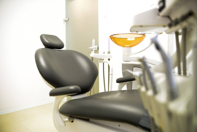 Opinii despre Clinica Stomatologica Easy Dental în <nil> - Dentist
