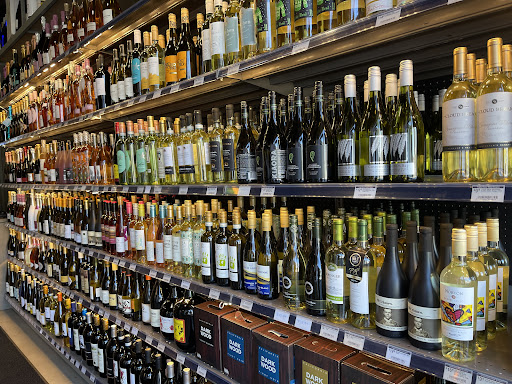 Liquor Store «Lynbrook Wine & Liquor», reviews and photos, 325 Sunrise Hwy, Lynbrook, NY 11563, USA