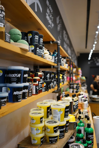 Cosmetics Store «Lush Cosmetics», reviews and photos, 21540 Hawthorne Blvd #414a, Torrance, CA 90503, USA