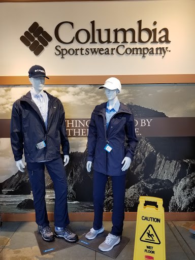 Sportswear Store «Columbia Sportswear Outlet Store at Houston Premium Outlets», reviews and photos, 29300 Hempstead Rd, Cypress, TX 77433, USA