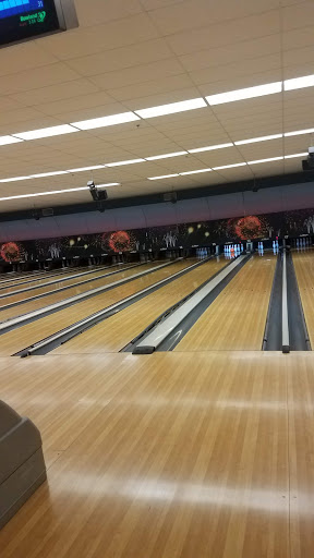 Bowling Alley «Kingston Lanes Bowling and Sports Lounge», reviews and photos, 1330 S Eastwood Dr, Woodstock, IL 60098, USA