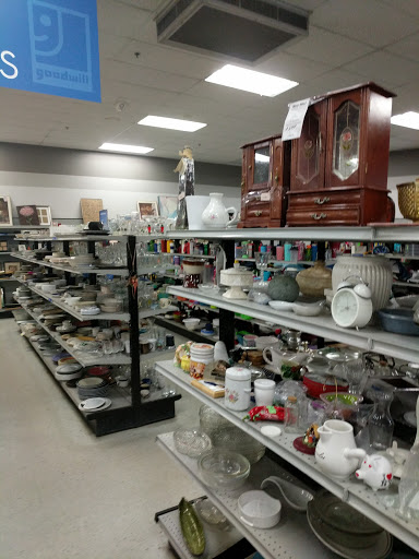 Thrift Store «Goodwill Englewood», reviews and photos, 4160 S Broadway, Englewood, CO 80113, USA