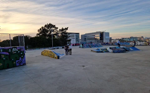 Skatepark São Sebastião image