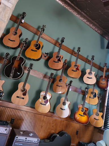 Hearts Home Acoustics Guitar Store image 6