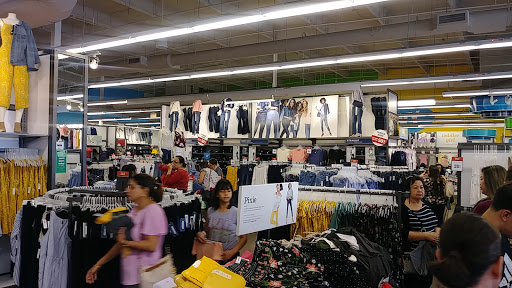 Clothing Store «Old Navy», reviews and photos, 9155 W Stockton Blvd, Elk Grove, CA 95758, USA